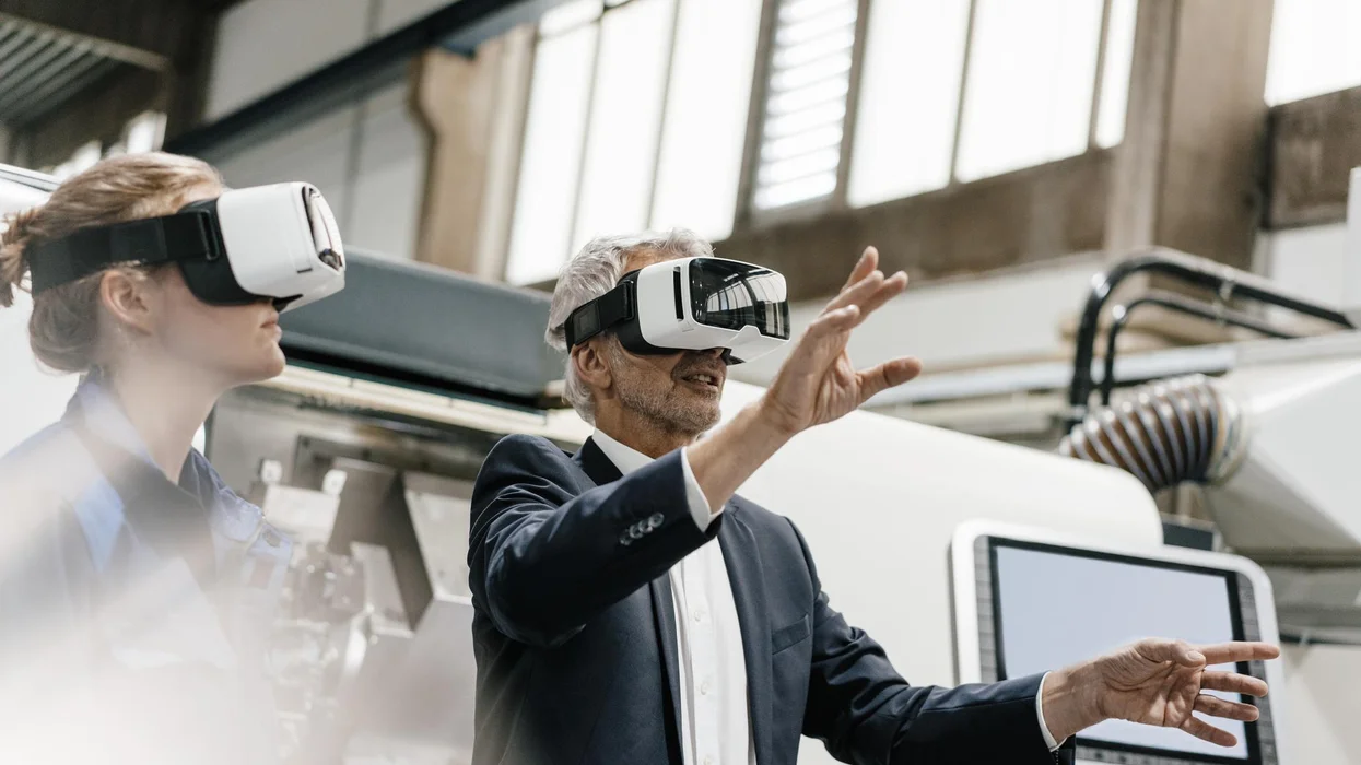 Virtual and Augmented Reality in Business
